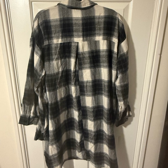 2/$25 Fashion Nova Call It Even Over Sized Plaid Top - Black/White XL - Picture 3 of 5